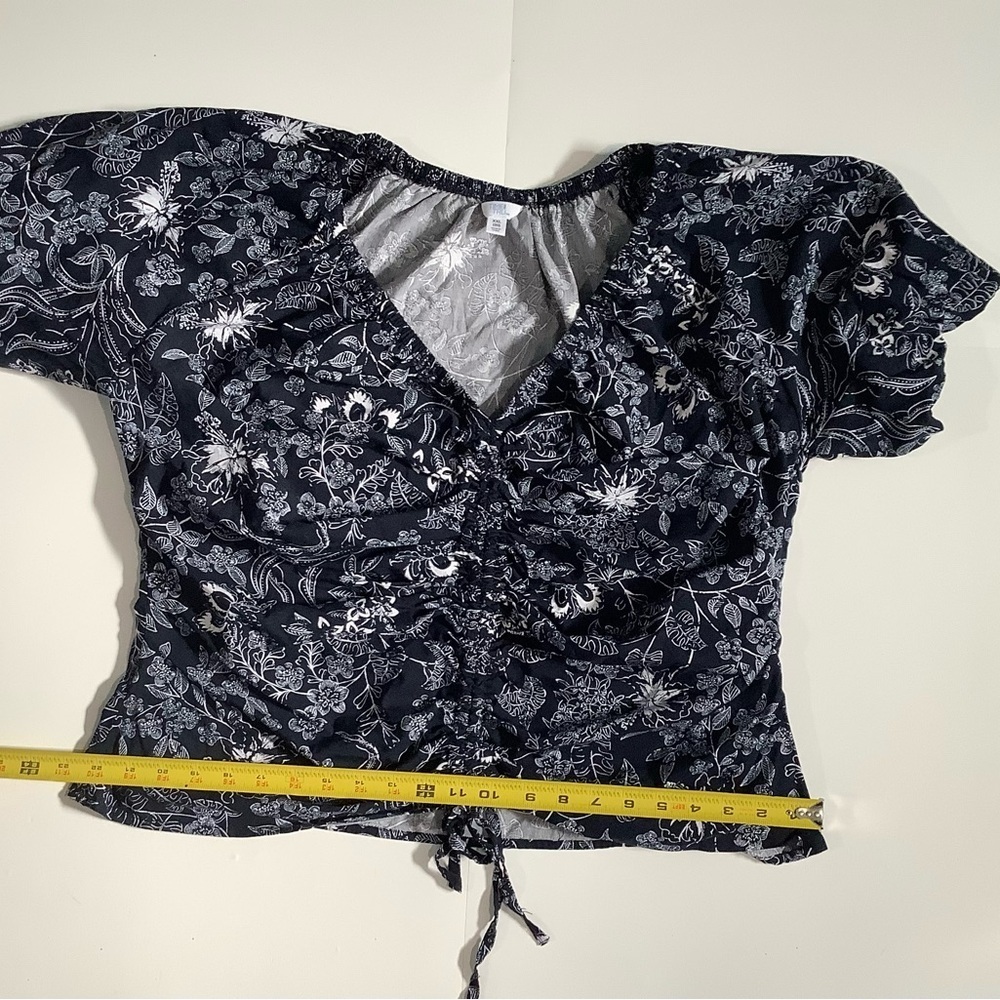 Time and Tru Blue and White Ruched Tie Front Blouse - Picture 4 of 7